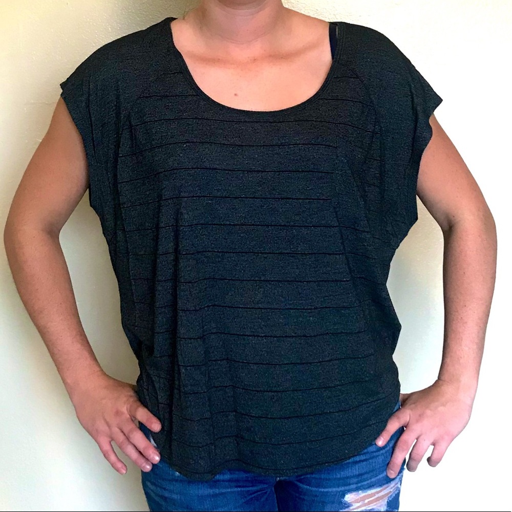 Volcum T-shirt Size: L